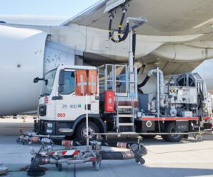 La crisi di Hormuz colpisce i carburanti per navi e aerei