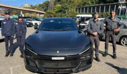 Finanza impedisce un contrabbando di Ferrari a Genova