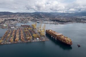 Dati di stivaggio container verso uno standard comune