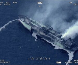 Alla deriva nel Canale di Sicilia il relitto dell’Arctic Metagaz