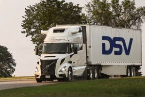 Volvo punta su ricavi da 3 miliardi con camion autonomi Usa