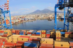 Prosegue il fermo dell’autotrasporto container a Napoli
