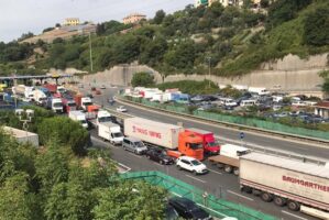 L’autotrasporto sospende il fermo dei porti liguri