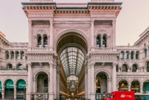 Milano prima per le soste con motore acceso