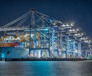 Maersk naviga tra compressione dei margini e ristrutturazione