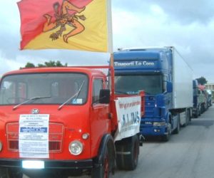 Il fermo dell’autotrasporto rallenta i porti siciliani