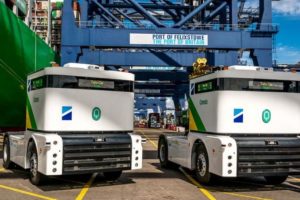 Felixstowe ha cento trattori portuali a guida autonoma