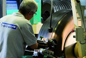 Le sei vite dello pneumatico per la sostenibilità dell’autotrasporto