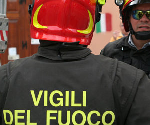Incendio in un deposito di autotrasporti a Pozzolo Formigaro