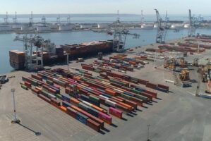 Naviland potenzia trasporto container in Francia con Seatruck