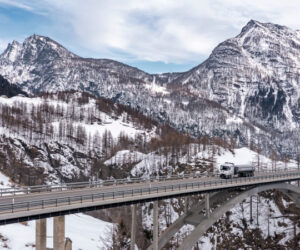 Dal 2029 pedaggio in Svizzera anche per i camion elettrici