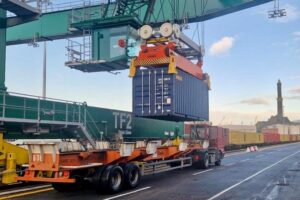 Istituito il diritto d’uso alla Pcs sui container extra-UE a Genova e Savona