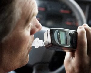 L’alcolock diventa operativo, anche per camion e furgoni