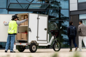 Una cargobici progettata per la logistica urbana