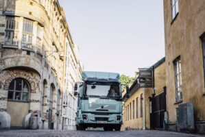 Volvo presenta il nuovo FL Electric da 14 tonnellate