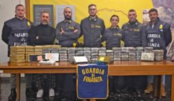 Scoperti 110 kg di cocaina in un camion a Gorizia