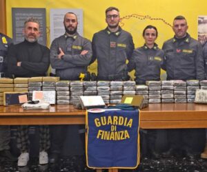 Scoperti 110 kg di cocaina in un camion a Gorizia