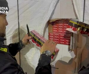 Sette tonnellate di sigarette di contrabbando su camion a Padova