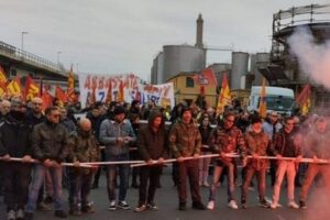 Lo sciopero dei portuali colpisce diversi scali europei