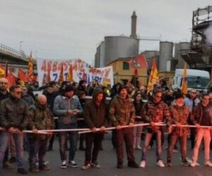 Lo sciopero dei portuali colpisce diversi scali europei