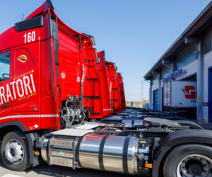 Paratori aumenta la flotta con trattori stradali a gas
