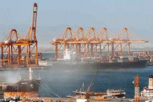 Un attacco con droni ha bloccato anche il porto di Salalah