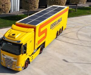 Italtrans usa un semirimorchio a due piani Burgers per Esselunga