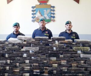 Cocaina nascosta in autocisterna, arrestato l’autista