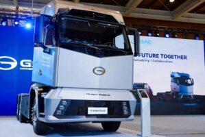 Dalla Cina arriva il Robotruck per il trasporto pesante