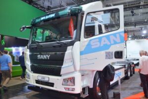 Il camion cinese Sany e263 debutta in Europa con Alltrucks